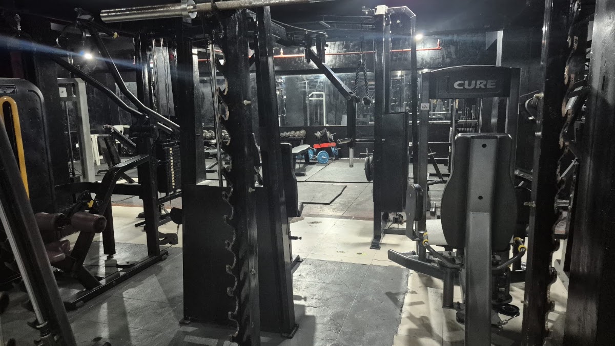 Armztrong Gym - Fitnezz Boz