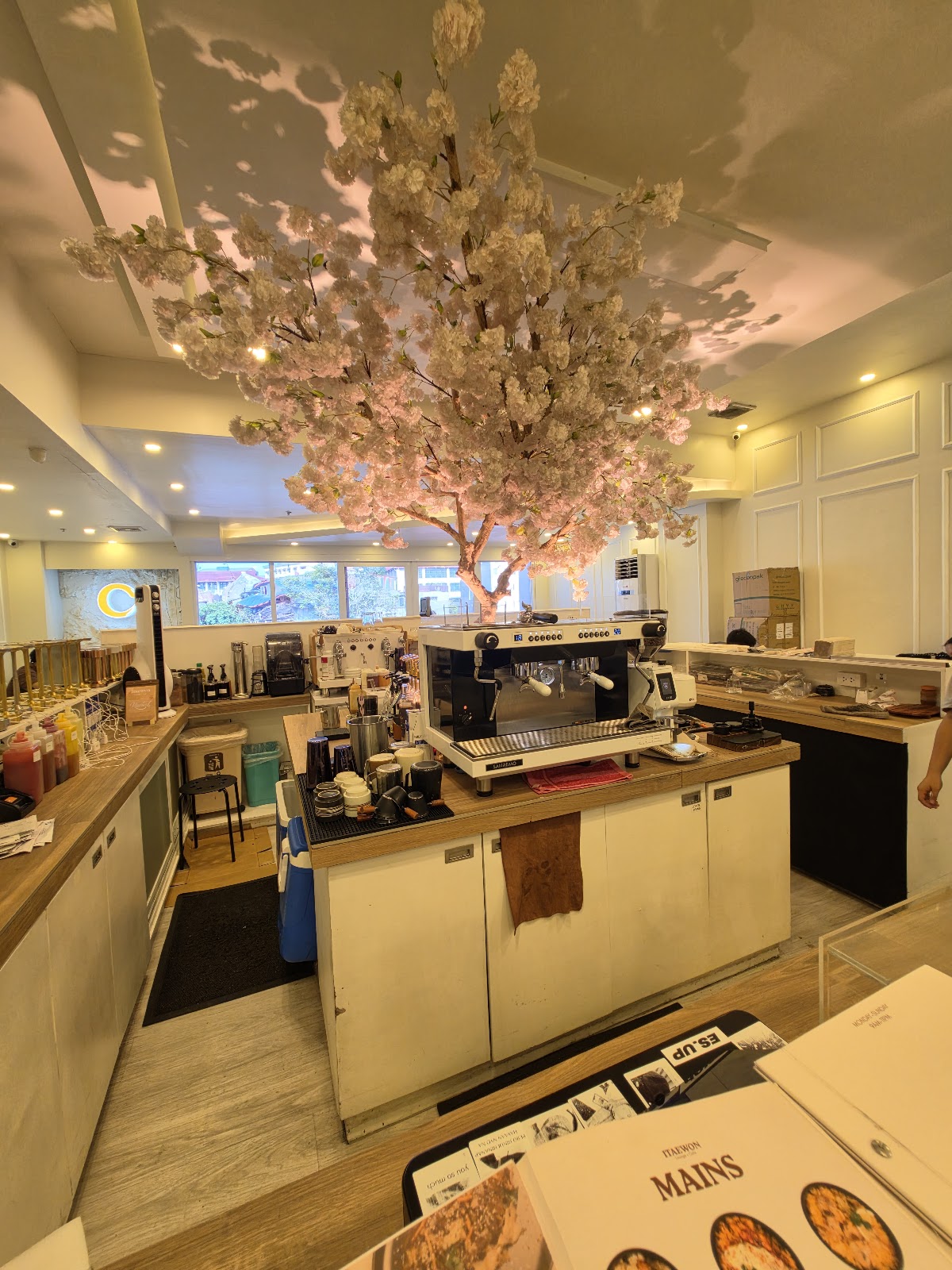 Itaewon Creative Lounge Cafe