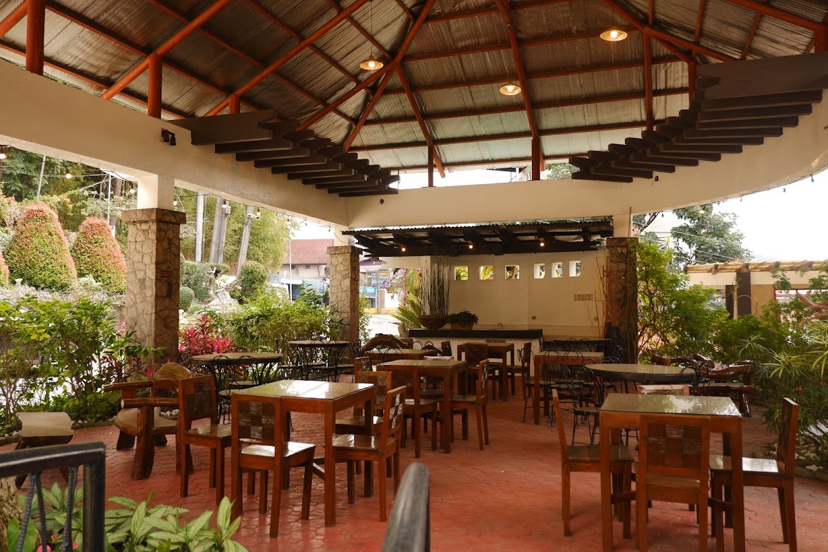 R&B Cafe and Library