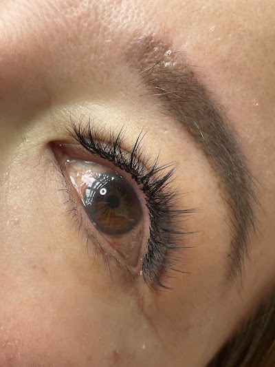 Dazzling Nails & Fluffy Lashes by Khaye