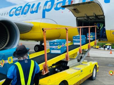Cebu Pacific Plane being loaded with the vaccine