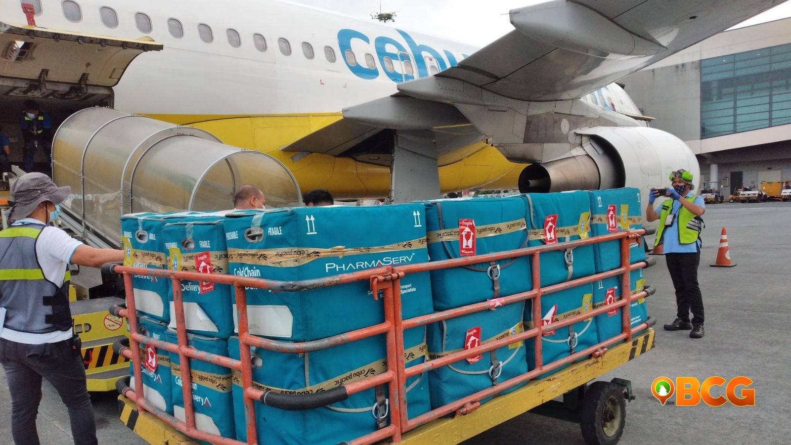 Vaccines Being loaded at Cebu Pacific