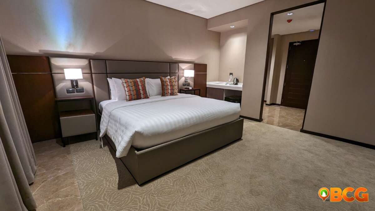 The Deluxe Queen Size Bed Room at The Plaza Garden Hotel and Residences